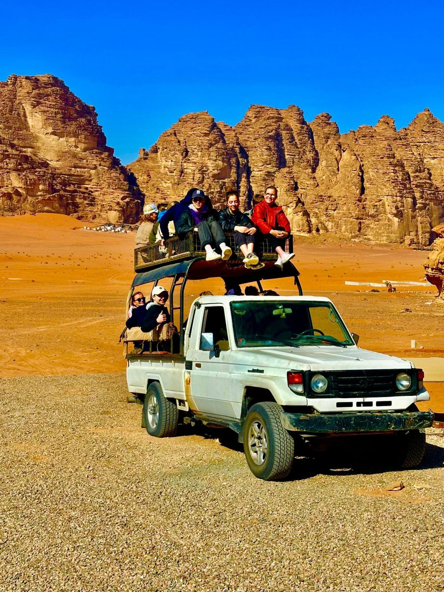 Nael zawaidah camp Hotel Wadi Rum Bagian luar foto